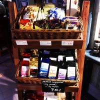 Suklaata... Marjajauheita....